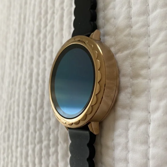 Kate Spade Scallop Smartwatch